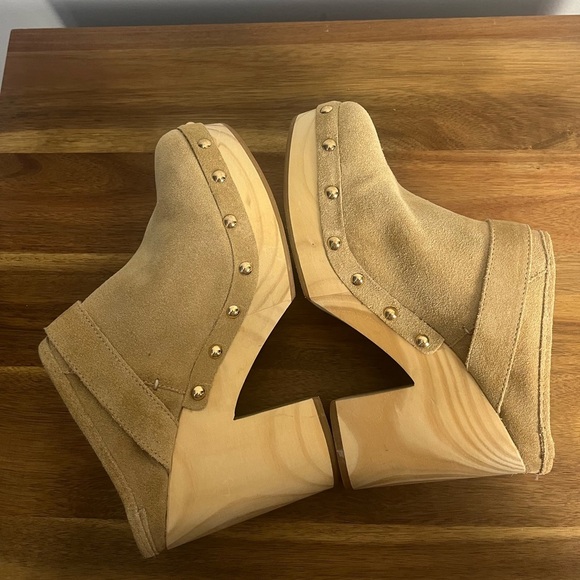 Steve Madden Hilde Tan Suede Leather Studded Clogs size 10 - Picture 7 of 9